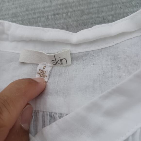 Skin Worldwide Tunic Blouse Womens White Size 0 Button Up Lightly Sheer Flowy - Picture 4 of 12